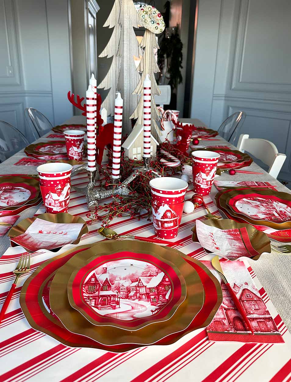 Sophistiplate Wavy Paper Salad Plates – Christmas Village – 8" – 8pk - Image 3