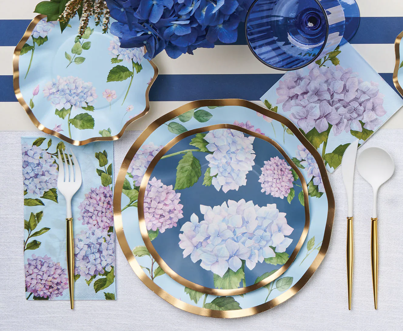 Sophistiplate Wavy Paper Salad Plate - 8pk – Hydrangea Flowers - Image 3