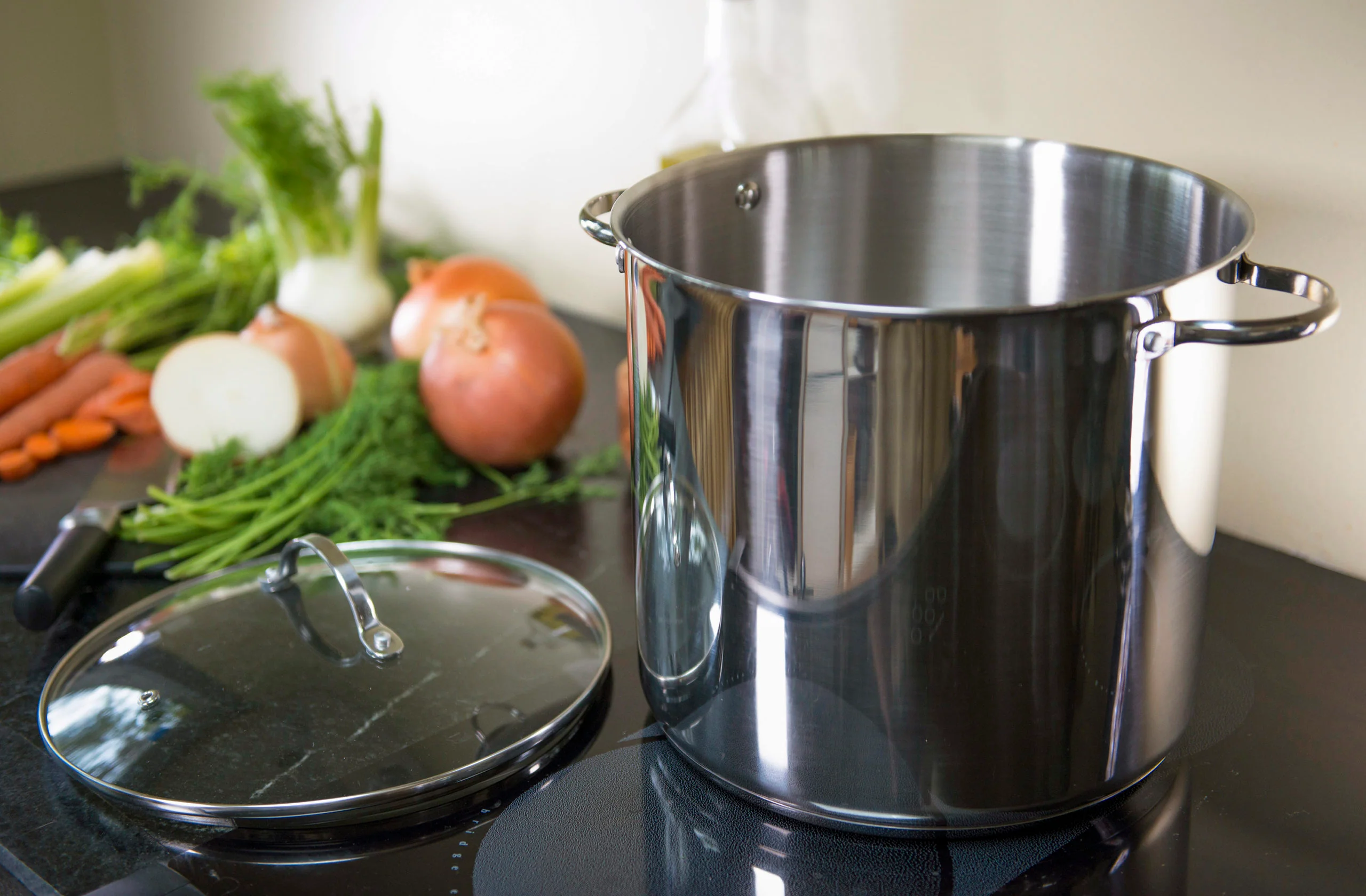 Stainless Steel Stock Pot – 16 QT - Image 3