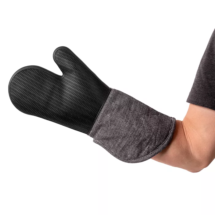 Strada Chambray Sleeve Silicone Oven Mitt – 15" – Black - Image 2