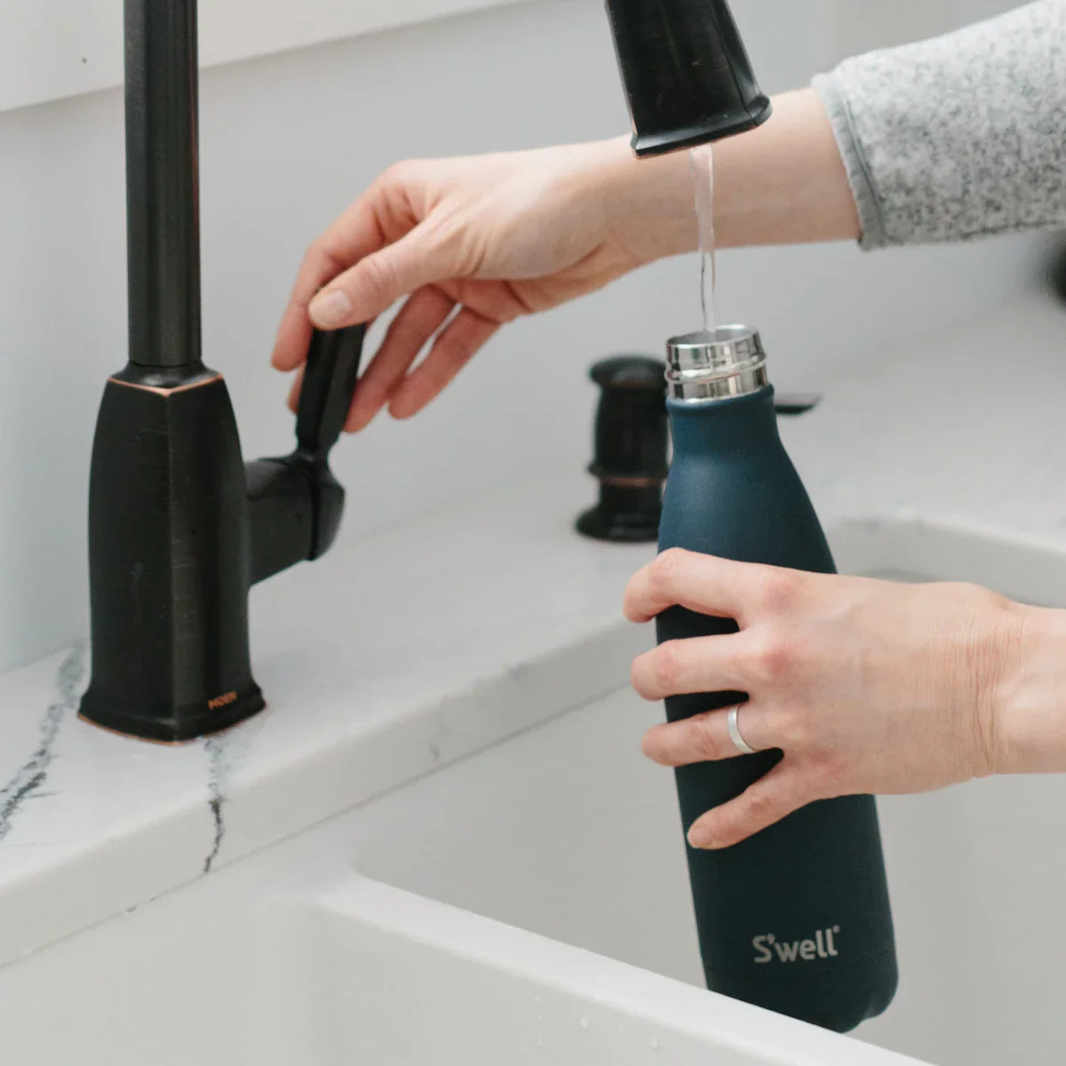 S'well 17oz Insulated Bottle – Azurite - Image 5