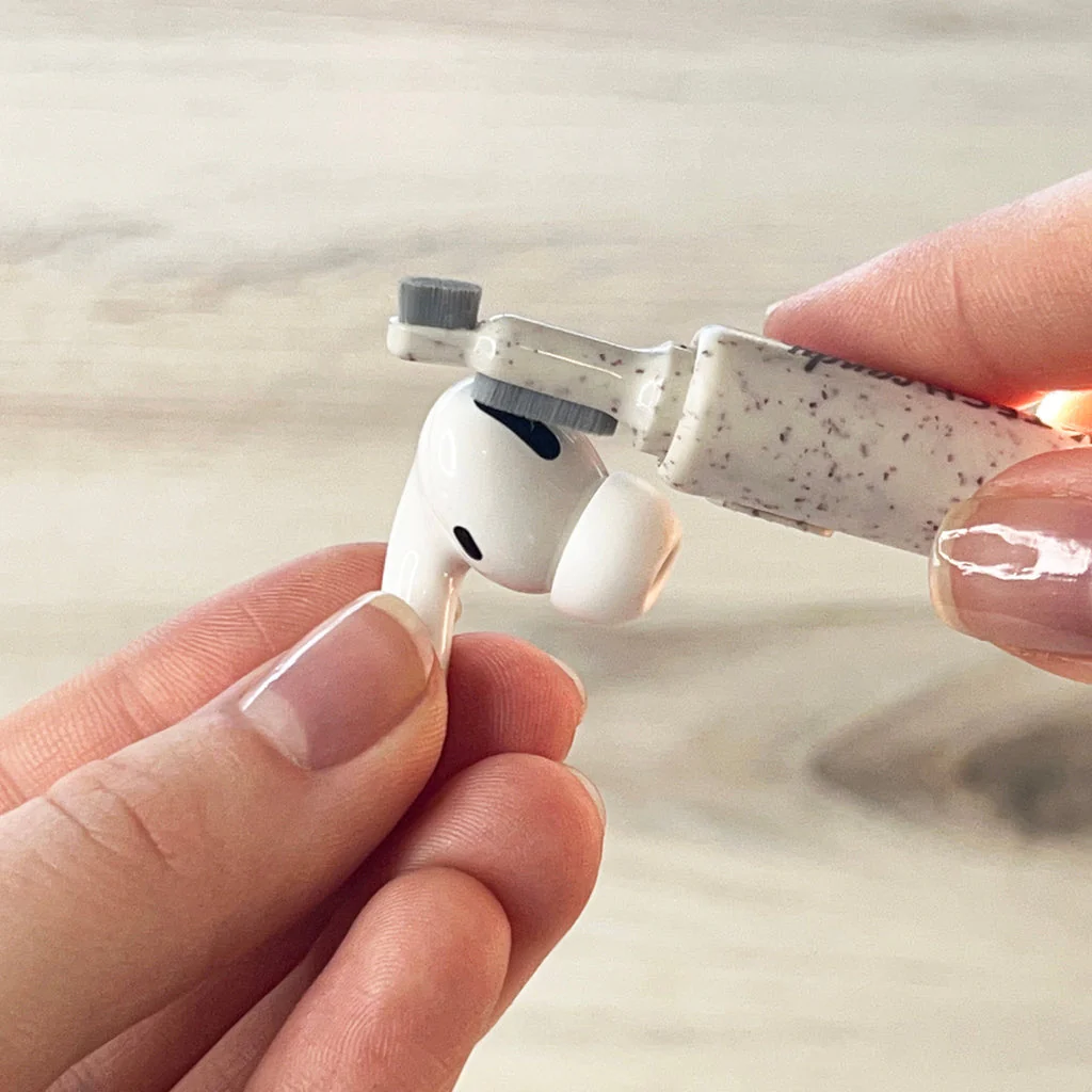 Tech Candy Teenie Weenie Earbud Cleanie : Natural Earbud Cleaning Kit - Image 2