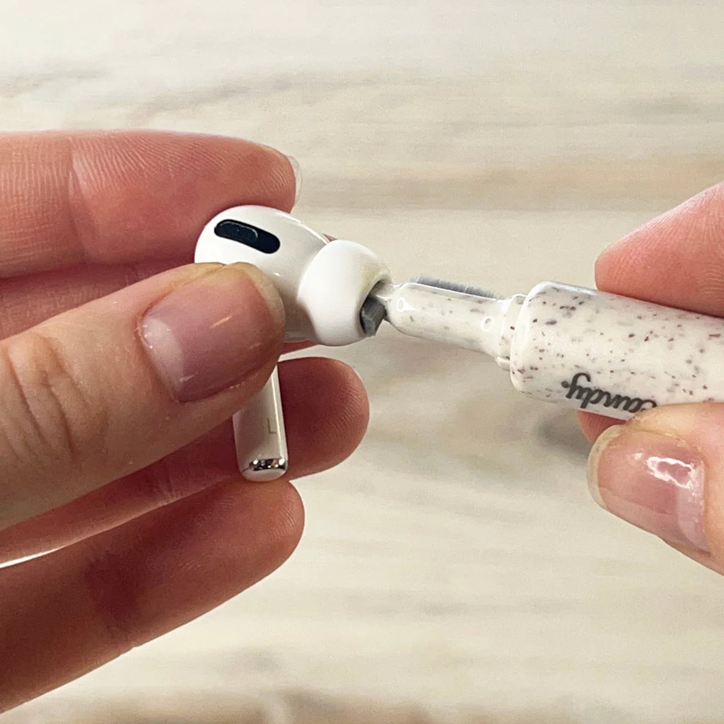 Tech Candy Teenie Weenie Earbud Cleanie : Natural Earbud Cleaning Kit - Image 3