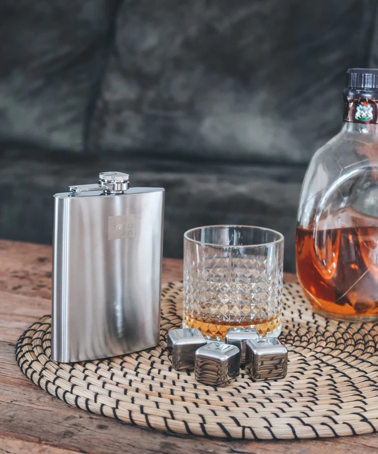 Vacu Vin Stainless Steel Hip Flask – 8oz. - Image 3