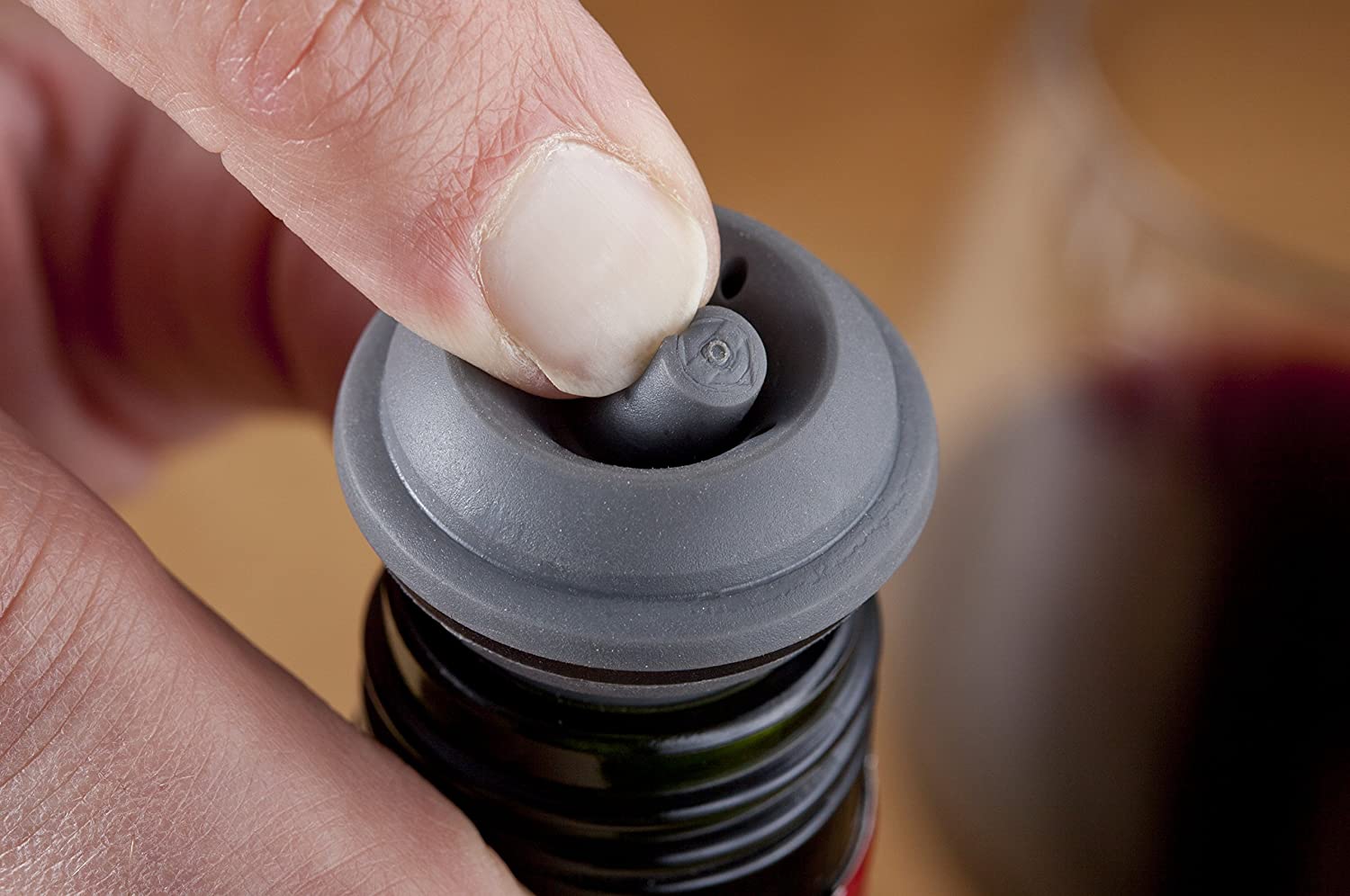 Vacu Vin Wine Saver Vacuum Stoppers β Set of 2 β Grey - Image 5