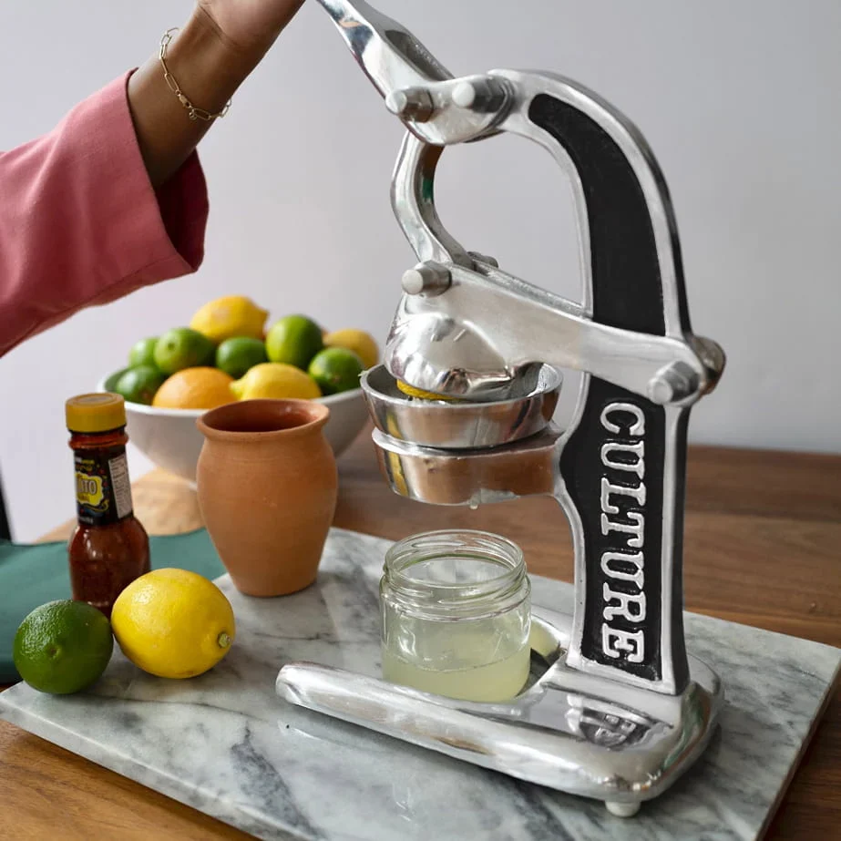 Verve Culture Artisan Manual Citrus Juicer – Small – Black - Image 3