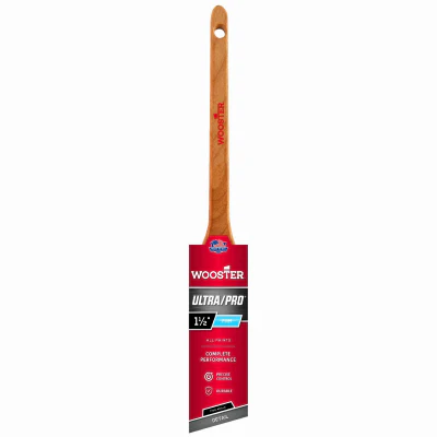 Wooster Ultra/Pro Firm Willow Professional Angle Sash Paint Brush – 1.5"