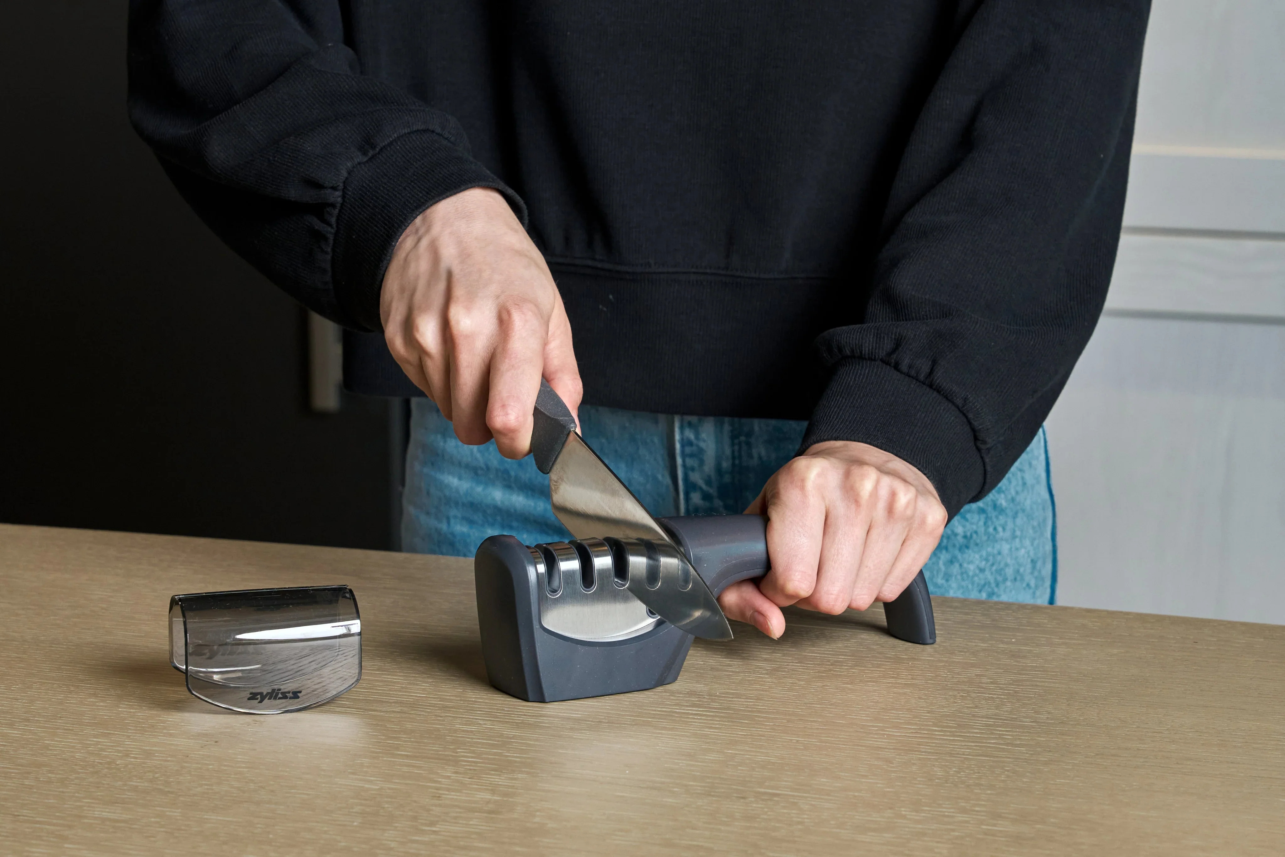 Zyliss Compact Knife & Scissor Sharpener - Image 5