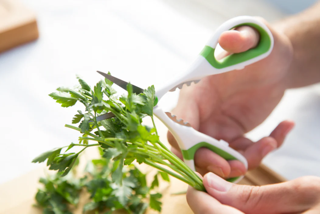 Zyliss Herb Snippers - Image 3
