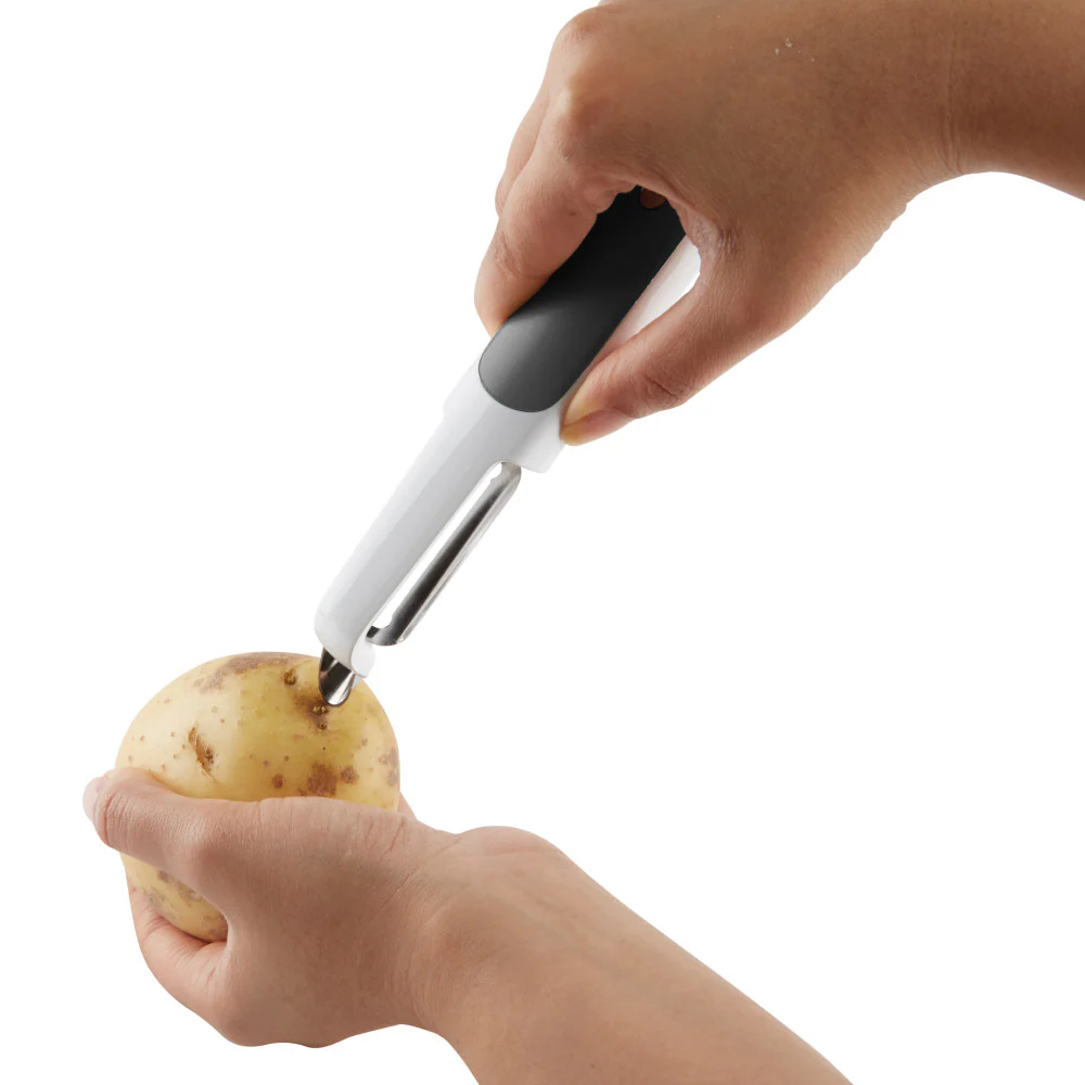 Zyliss Smoothglide Potato Peeler – White - Image 3